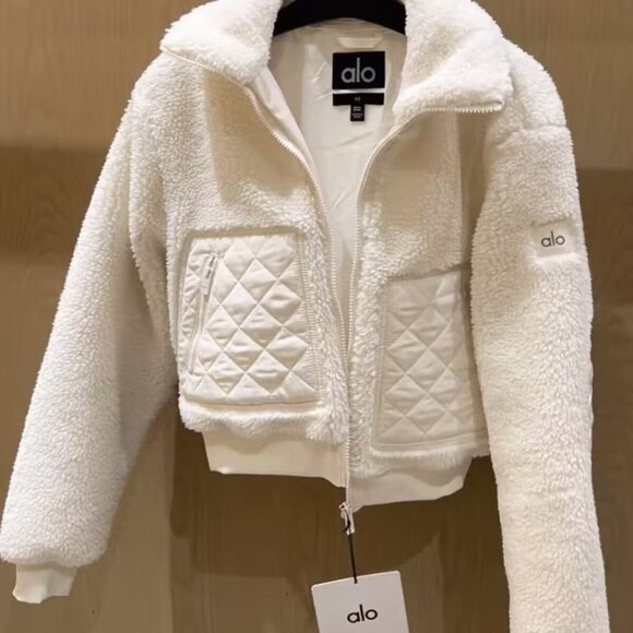 Alo Yoga Women's White Jacket - Picture 6 of 6